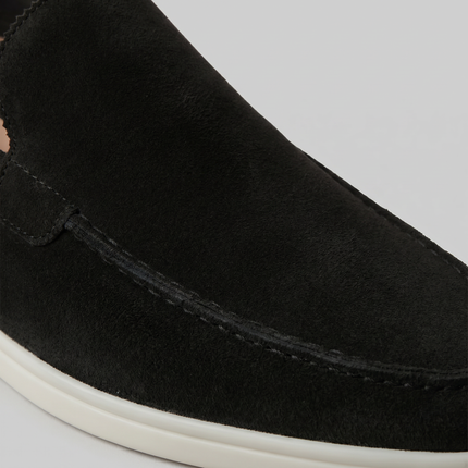 Julian | Classic Slip-On Loafers with Moc Toe Design