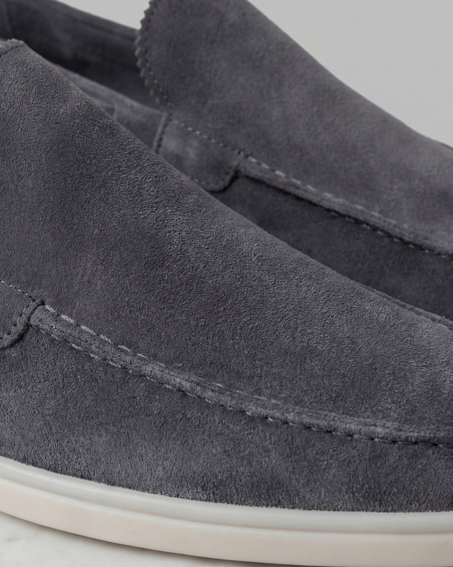 Julian | Classic Slip-On Loafers with Moc Toe Design