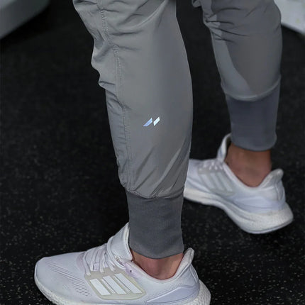 Men's Cargo Joggers in Tapered Fit – Athletic Utility Cut